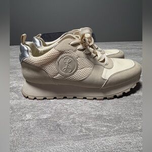 Sam and Libby women’s lace up sneakers/ tennis shoes size 8